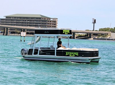 Renal pontoon boat on the water