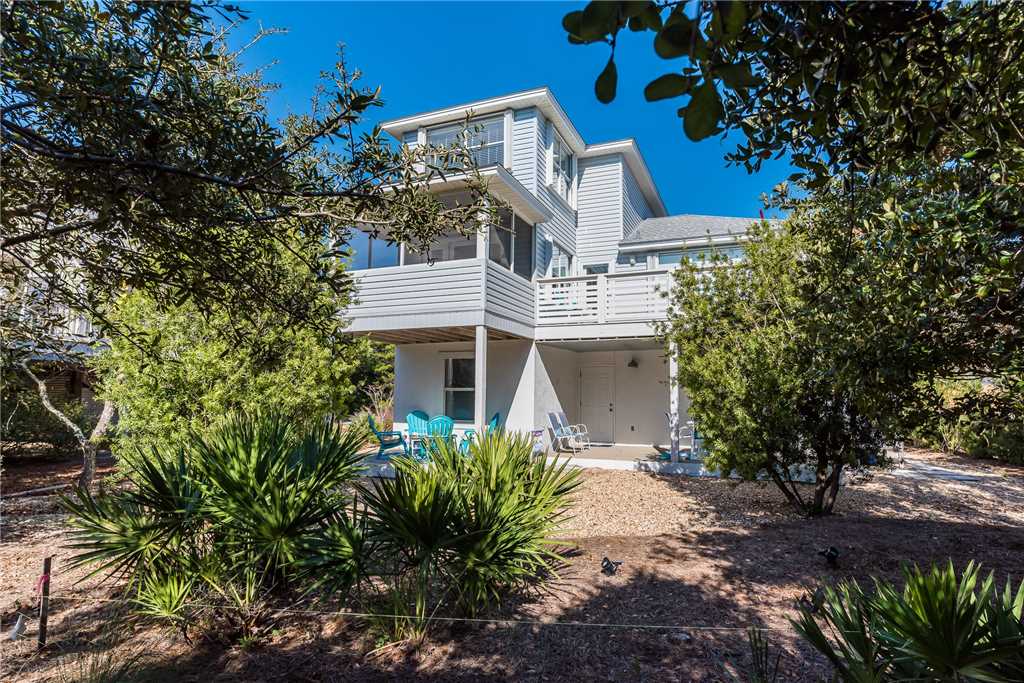 Find luxury vacation rentals in 30A Florida for large groups/families. This rental can accommodate up to 18 people and is right down the street from the beach.. 