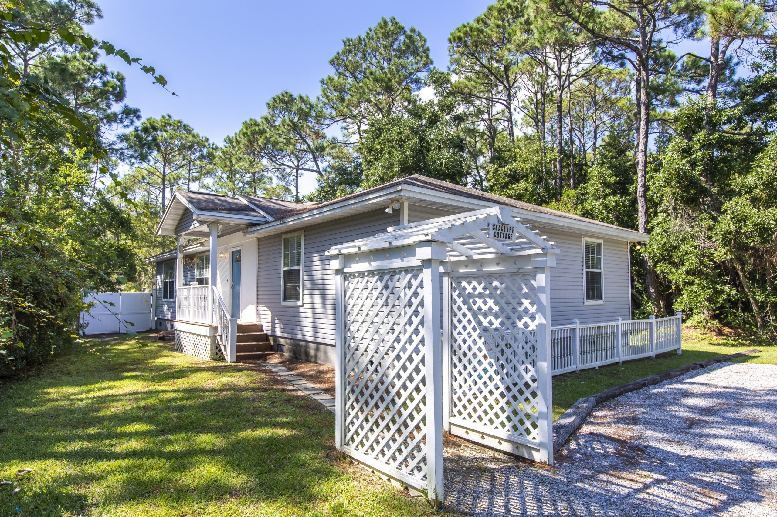 Photo of Seacliff Cottage, a rental House located in Seagrove Beach