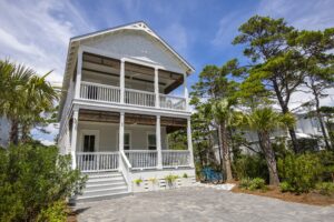 This rental house with large front porch is just a few steps away from the entertainment and delicious dining at Gulf Place.
